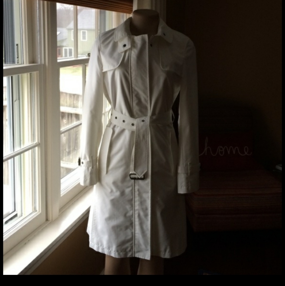 Authentic Burberry coat HOST PICK - Picture 2 of 5